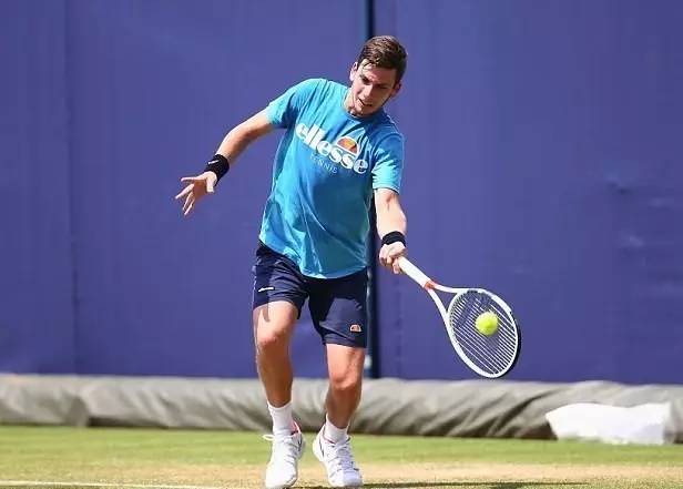 够在攻防两 够在攻防两